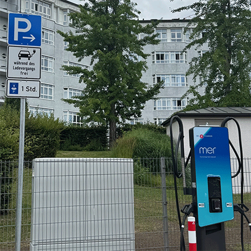 E-Ladesäule mit kostemfreier Parkmöglichkeit